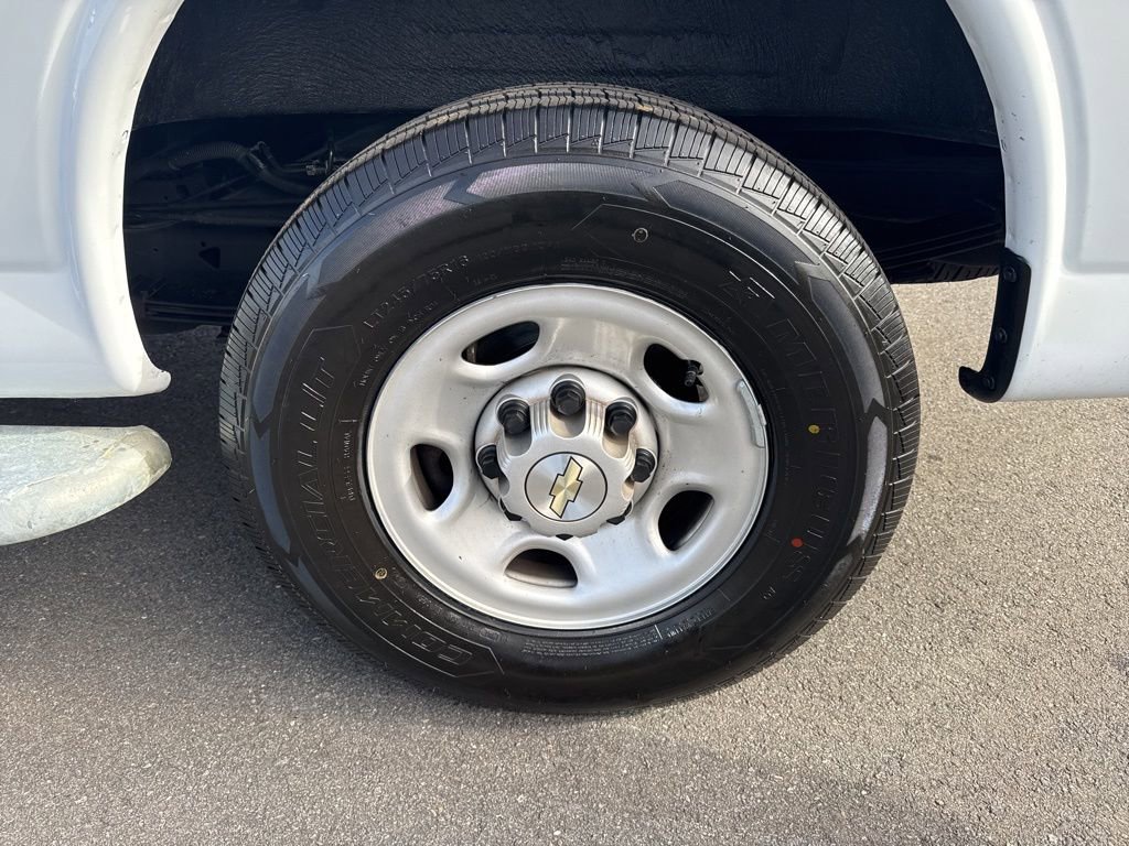 Used 2023 Chevrolet Express 2500 w/ Driver Convenience Package RWD image 27