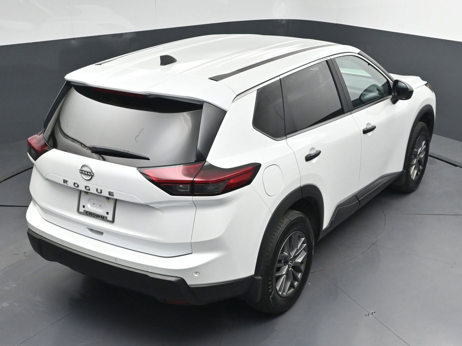 Used 2025 Nissan Rogue S image 31