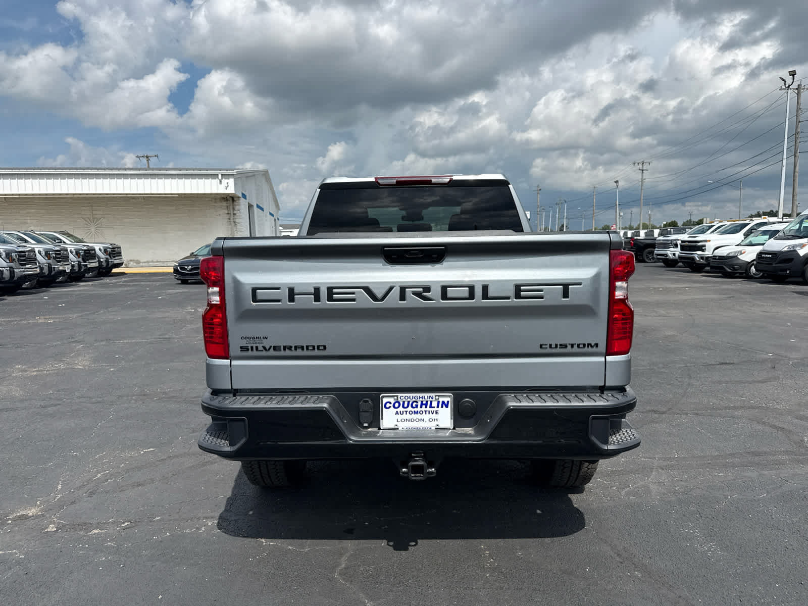 New 2026 Chevrolet Silverado 1500 Custom Trail Boss w/ Turbomax Blackout Package AWD/4WD image 3