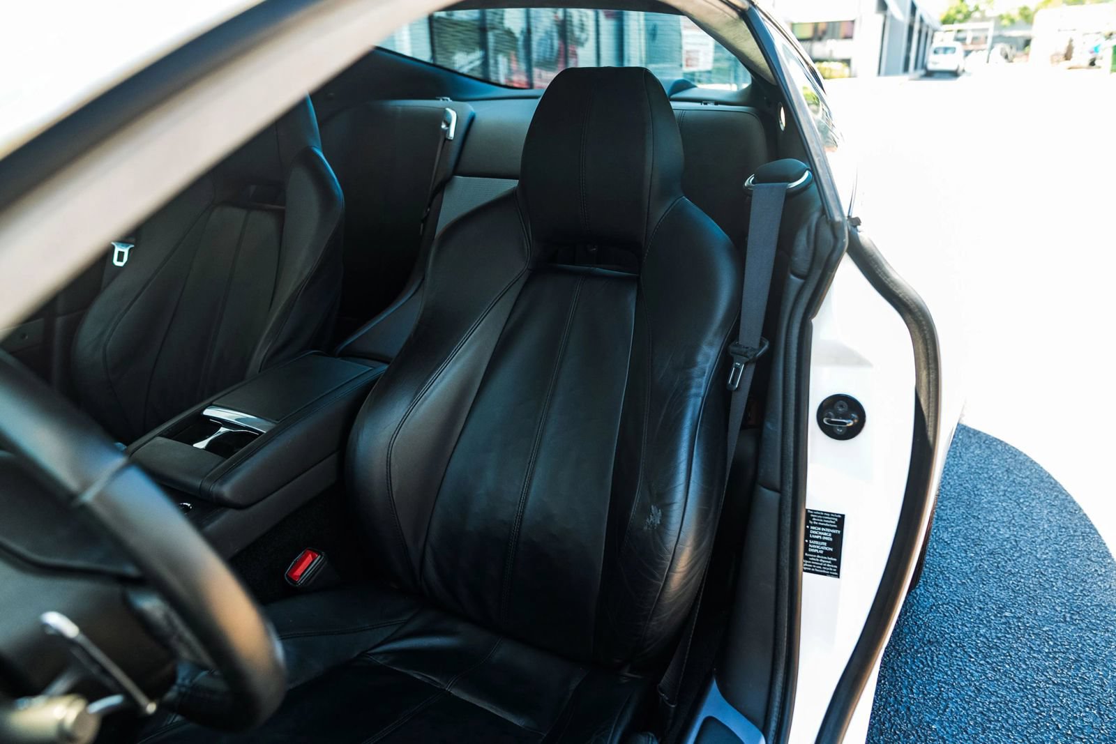Used 2011 Aston Martin DB9 Coupe RWD image 18