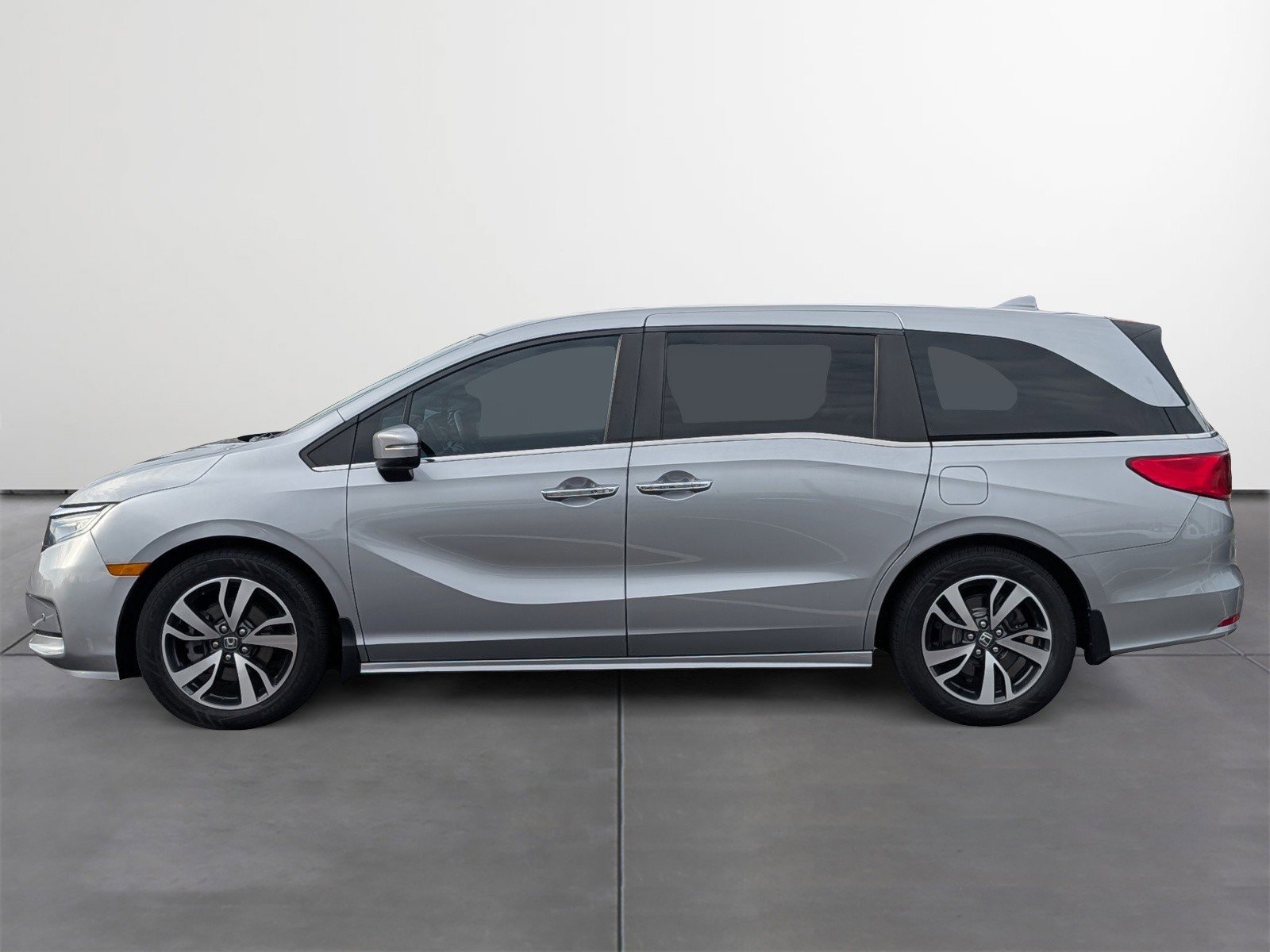 Used 2021 Honda Odyssey Touring image 3