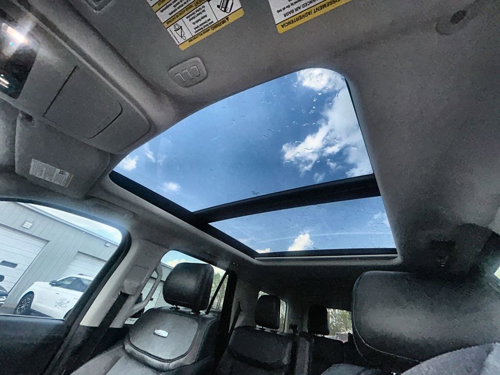 Used 2025 Ford Expedition Platinum image 28