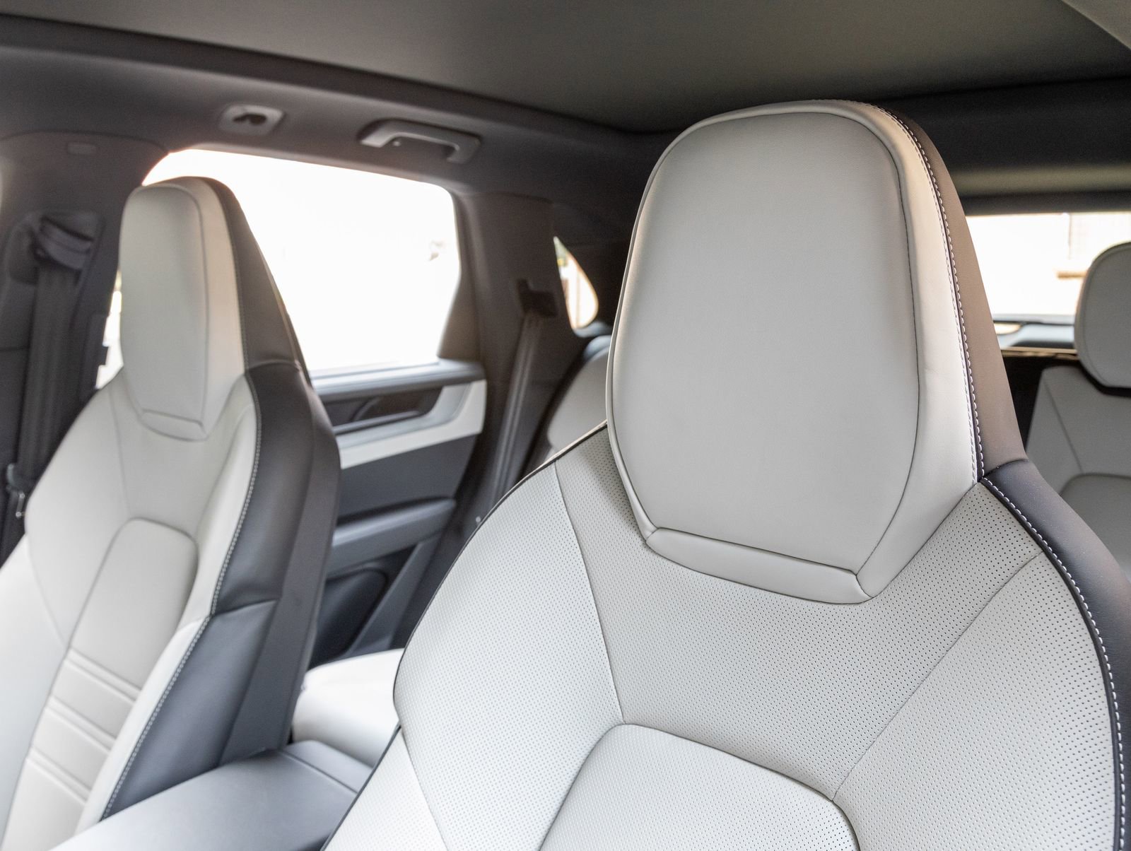 New 2026 Porsche Cayenne S image 24