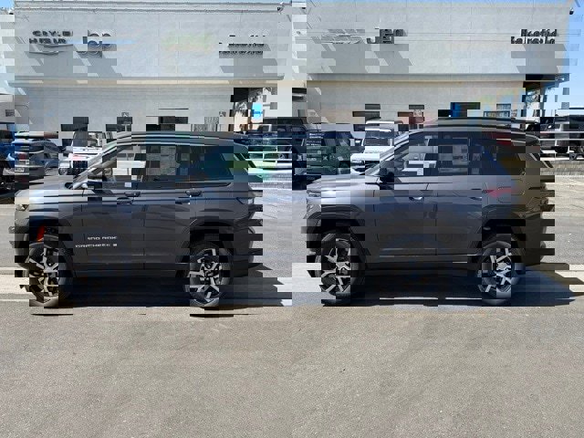 New 2025 Jeep Grand Cherokee L Limited w/ Luxury Tech Group II image 3