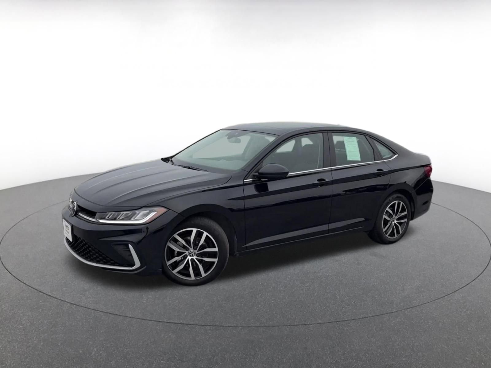 Used 2025 Volkswagen Jetta SE image 8