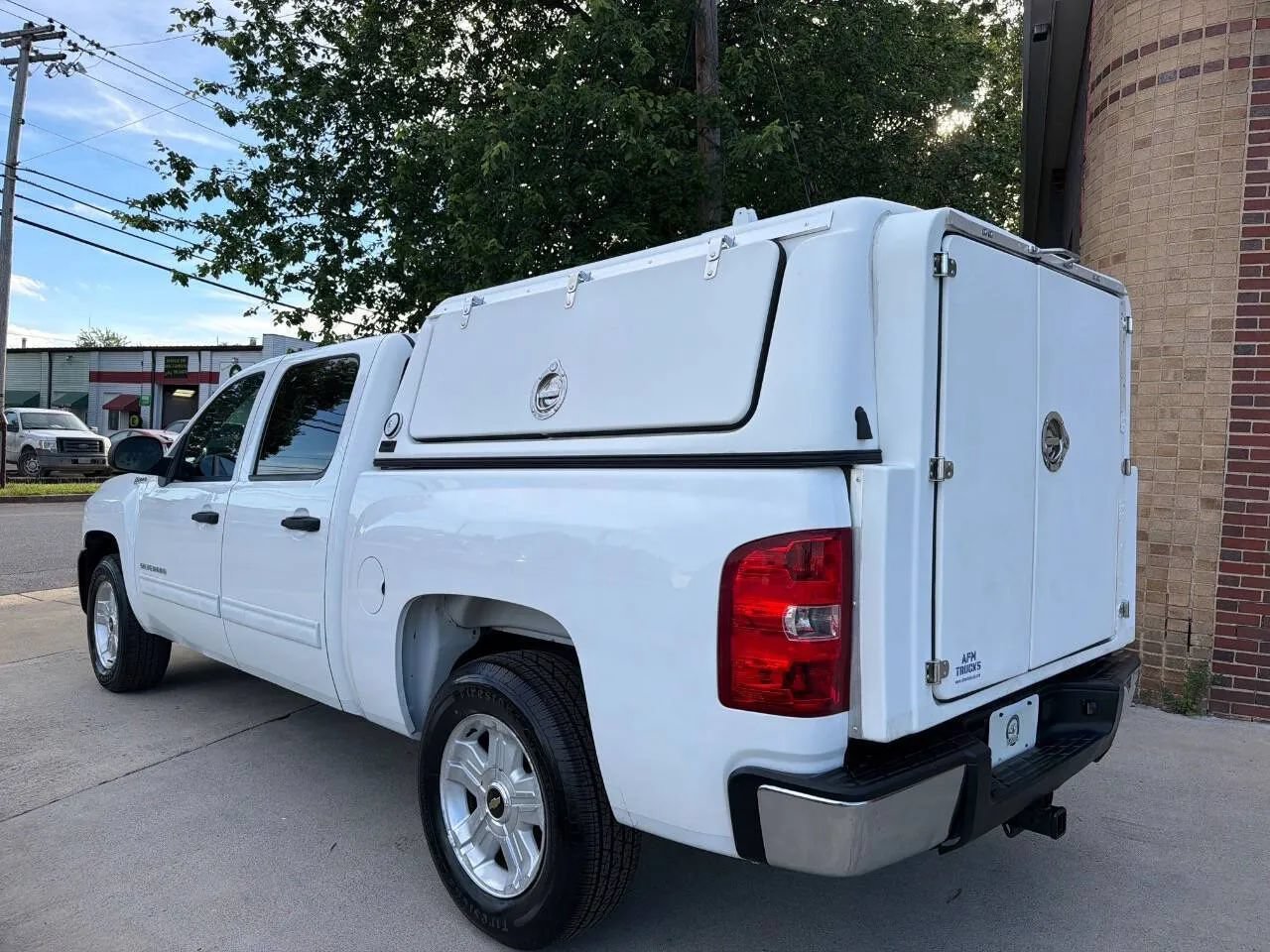 Used 2010 Chevrolet Silverado 1500 2WD Crew Cab Hybrid image 11