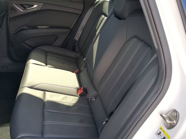 Used 2023 Audi Q4 e-tron Premium Plus w/ Premium Plus image 17
