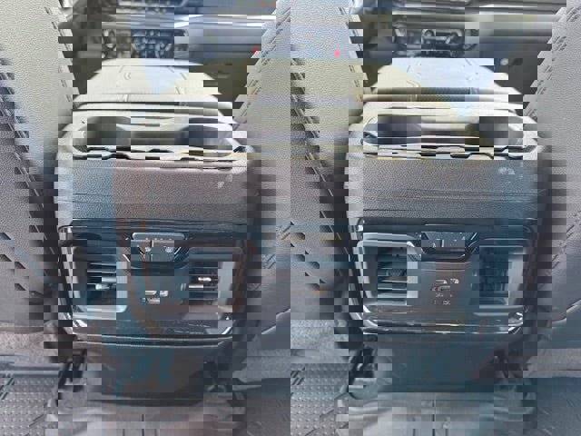 Used 2024 Chevrolet Silverado 2500 ZR2 w/ Technology Package image 21