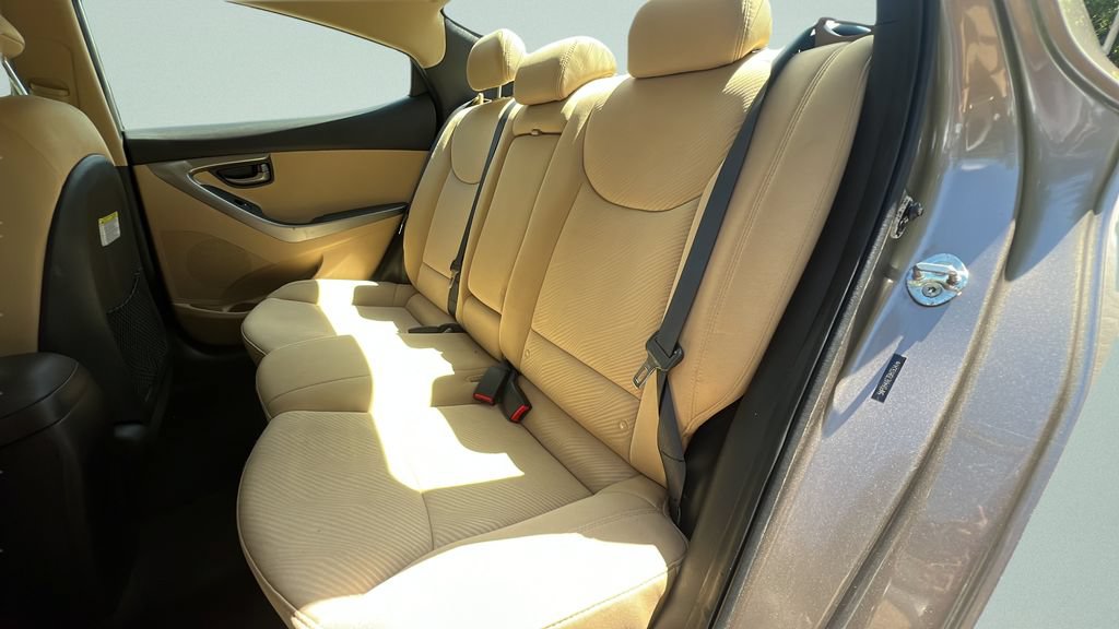 Used 2013 Hyundai Elantra GLS FWD image 9