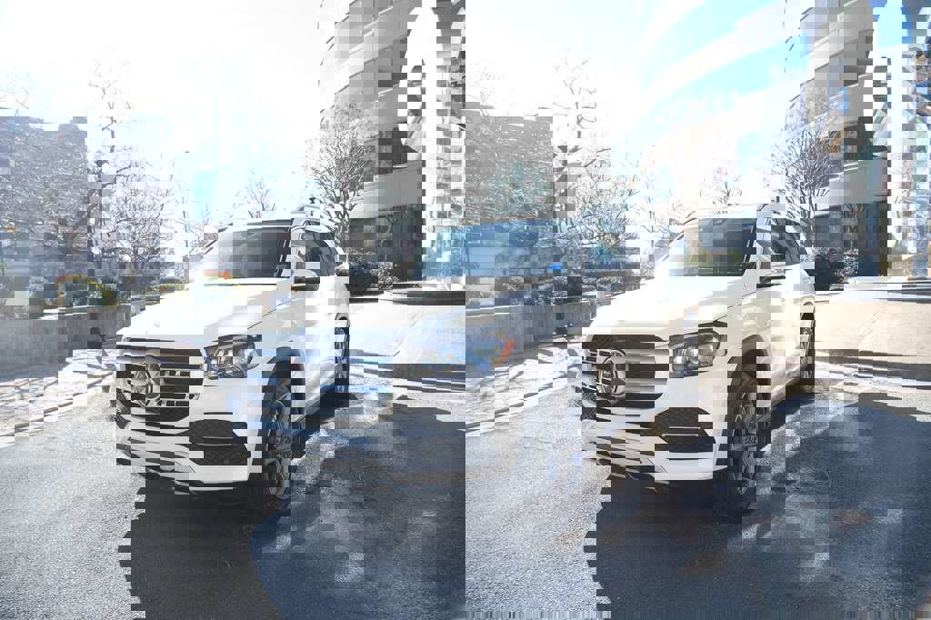 Used 2020 Mercedes-Benz GLS 450 4MATIC image 4