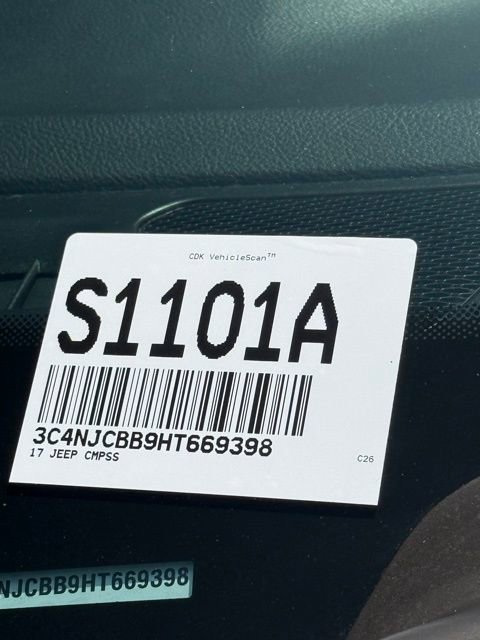 Used 2017 Jeep Compass Latitude w/ Popular Equipment Group image 33