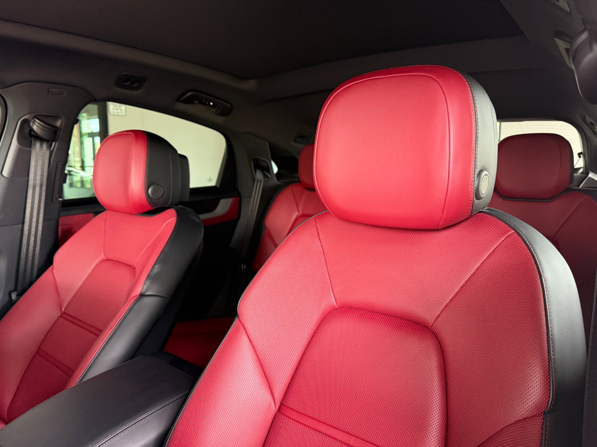 Used 2024 Porsche Cayenne S image 26