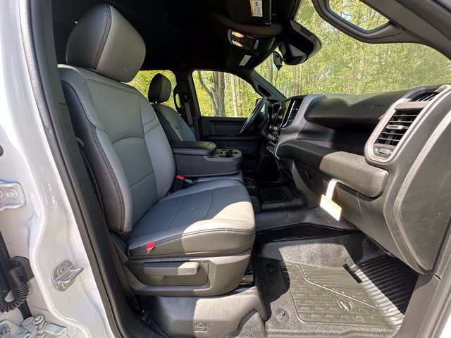 New 2026 RAM 5500 Tradesman w/ Chrome Appearance Group AWD/4WD image 25