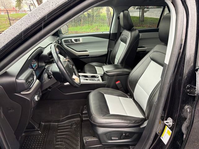 Certified 2022 Ford Explorer XLT w/ Equipment Group 202A AWD/4WD image 35