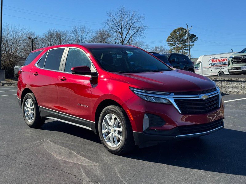 Used 2024 Chevrolet Equinox LT image 2