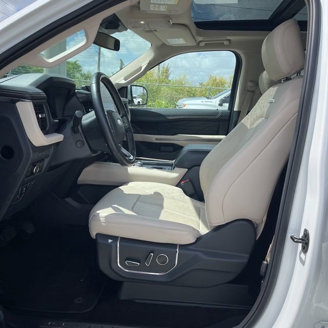 Used 2023 Ford Expedition Platinum RWD image 12
