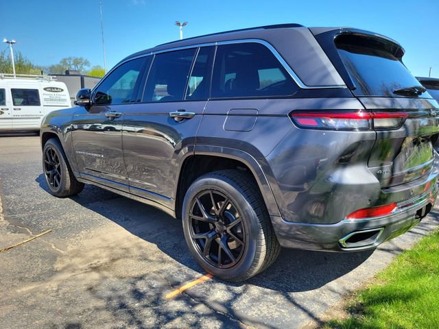 Used 2022 Jeep Grand Cherokee Overland image 4