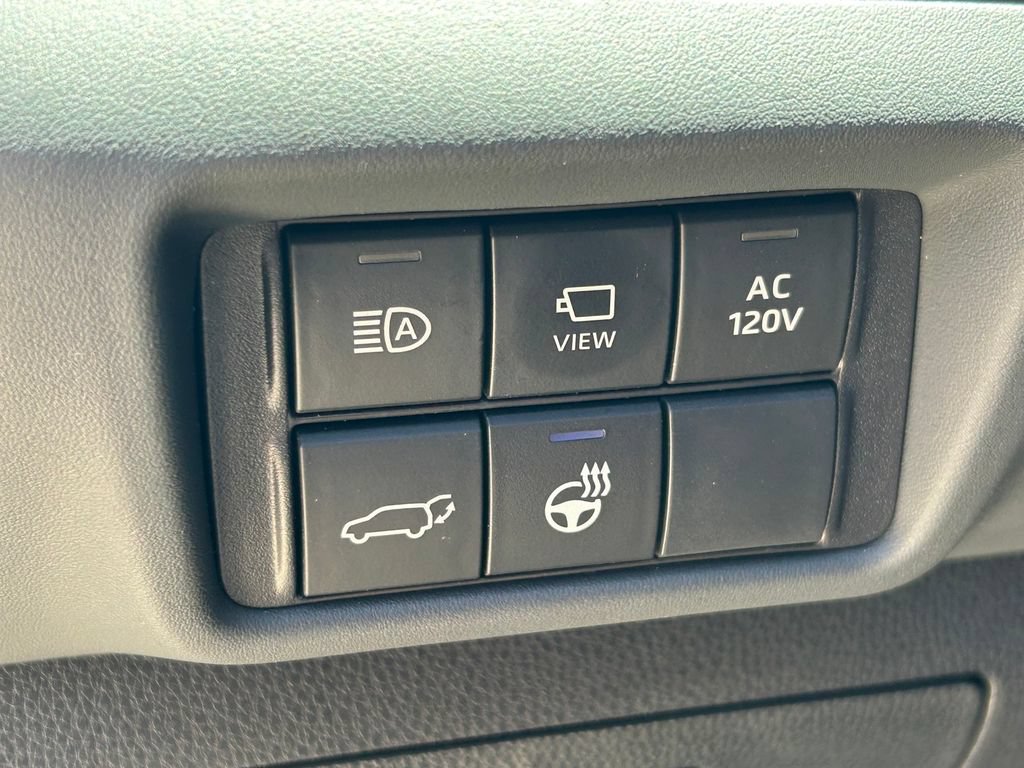 Used 2023 Toyota Highlander Platinum FWD image 32