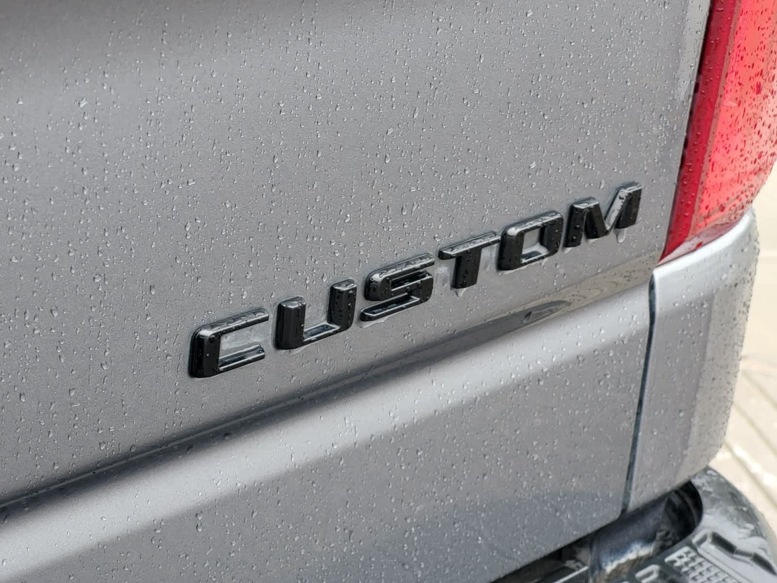 Used 2022 Chevrolet Silverado 1500 Custom w/ LPO, Blackout Package AWD/4WD image 12