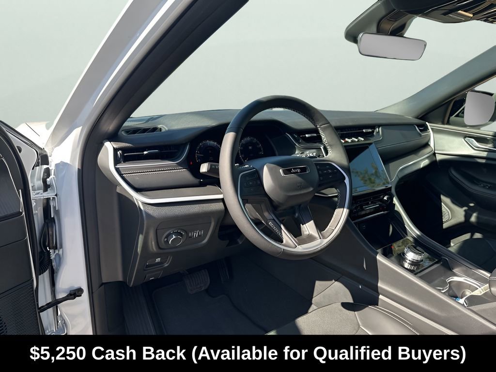 New 2025 Jeep Grand Cherokee Altitude RWD image 30