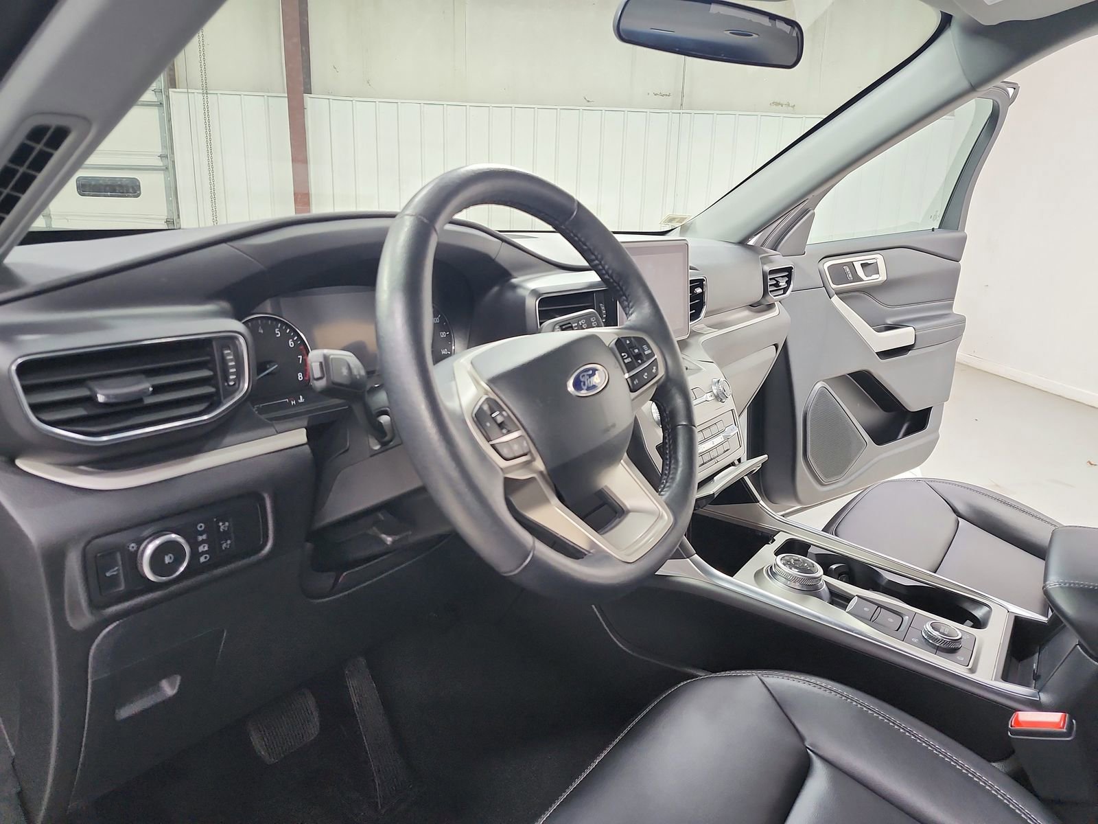 Used 2024 Ford Explorer XLT w/ Equipment Group 202A image 18