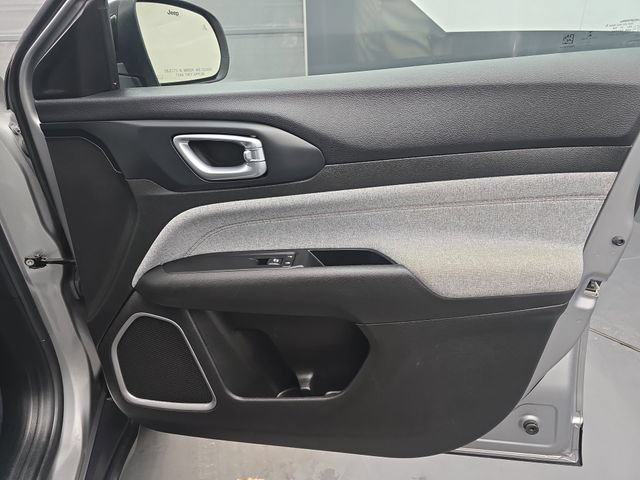 Used 2022 Jeep Compass Latitude AWD/4WD image 50