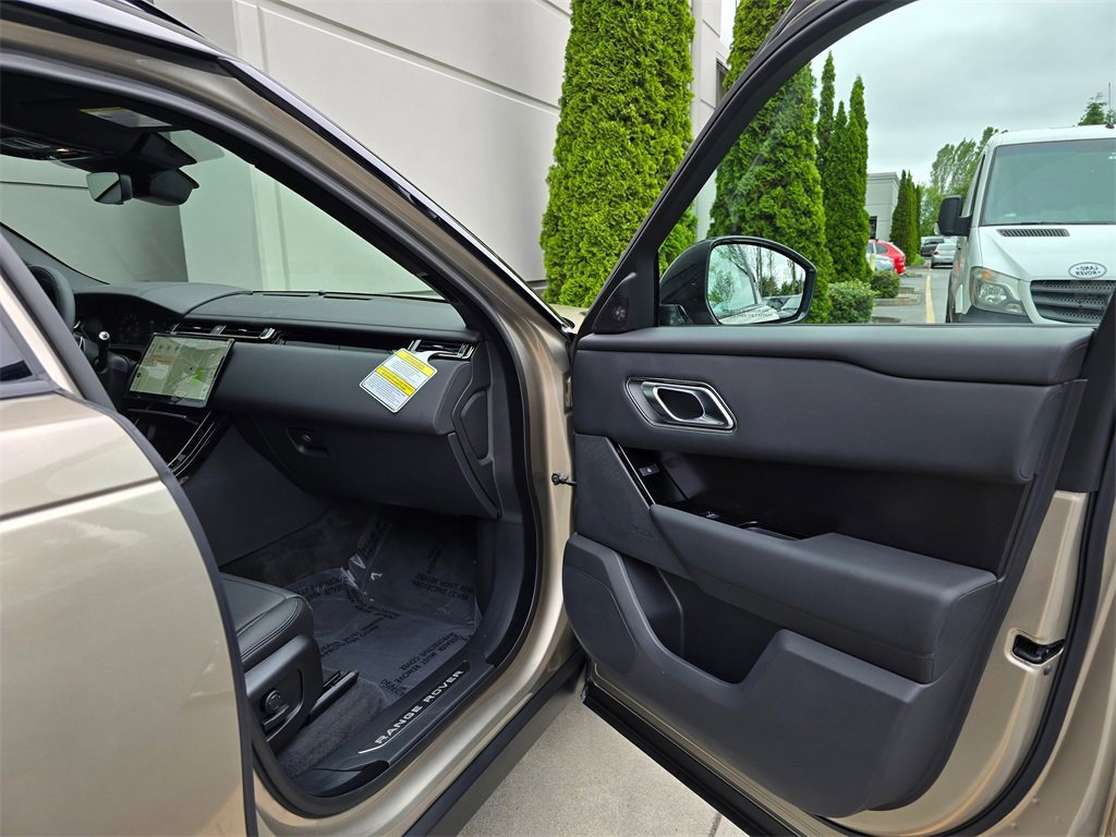 New 2026 Land Rover Range Rover Velar Dynamic SE image 31