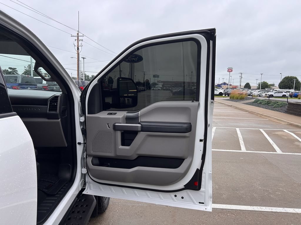 Used 2019 Ford F250 XLT w/ XLT Premium Package AWD/4WD image 22