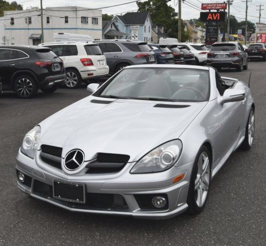 Used 2011 Mercedes-Benz SLK 350 image 2