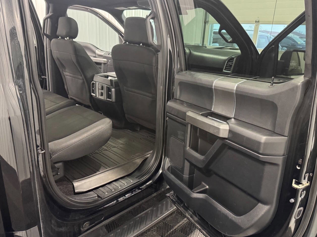 Used 2016 Ford F150 XLT w/ Equipment Group 302A Luxury image 21