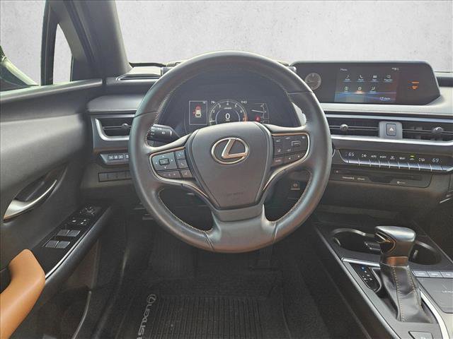Used 2022 Lexus UX 200 image 11