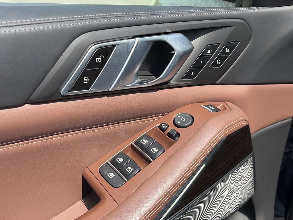 Used 2021 BMW X5 M50i w/ Executive Package image 16