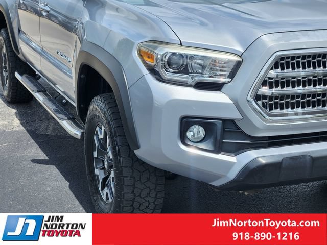 Used 2017 Toyota Tacoma TRD Off-Road w/ Tow Package (A/T) AWD/4WD image 10