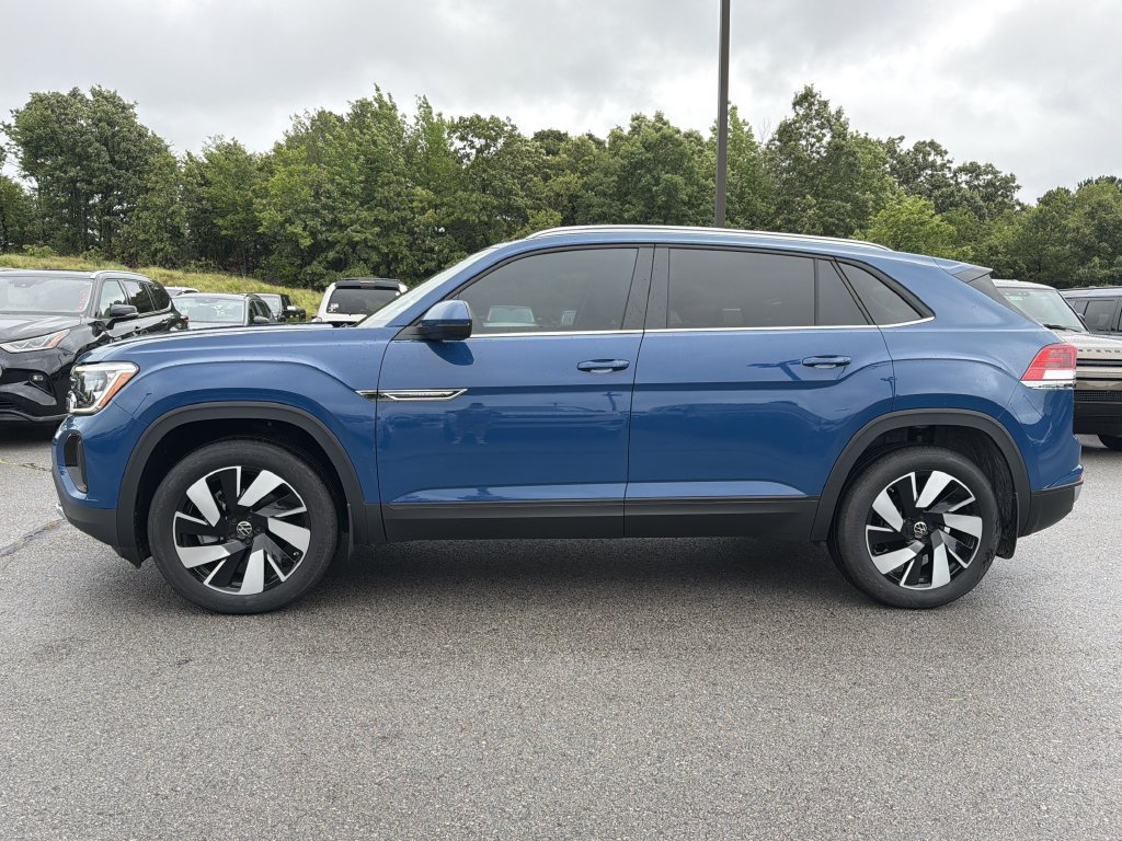 New 2025 Volkswagen Atlas Cross Sport SE FWD image 2