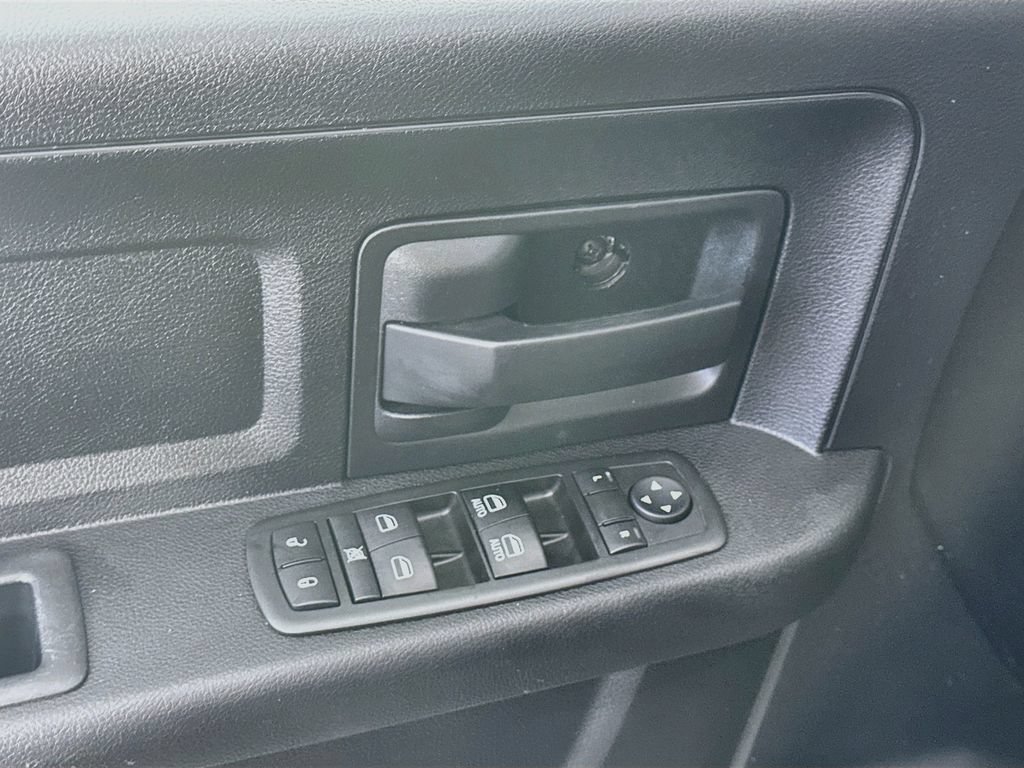 Used 2014 RAM 1500 Express AWD/4WD image 23