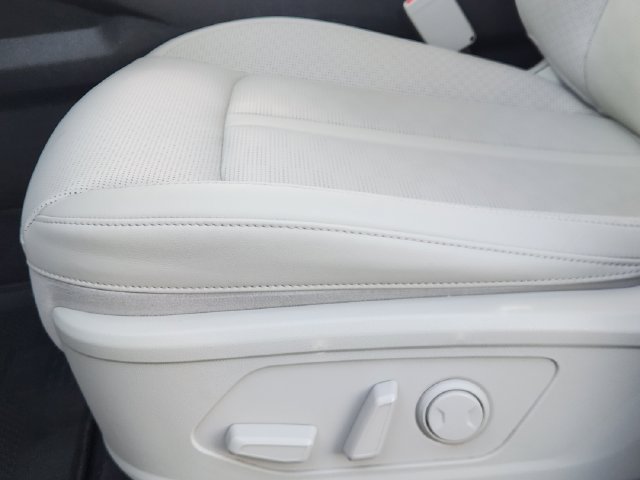 Used 2024 Kia Sorento S w/ Panoramic Sunroof Package FWD image 21