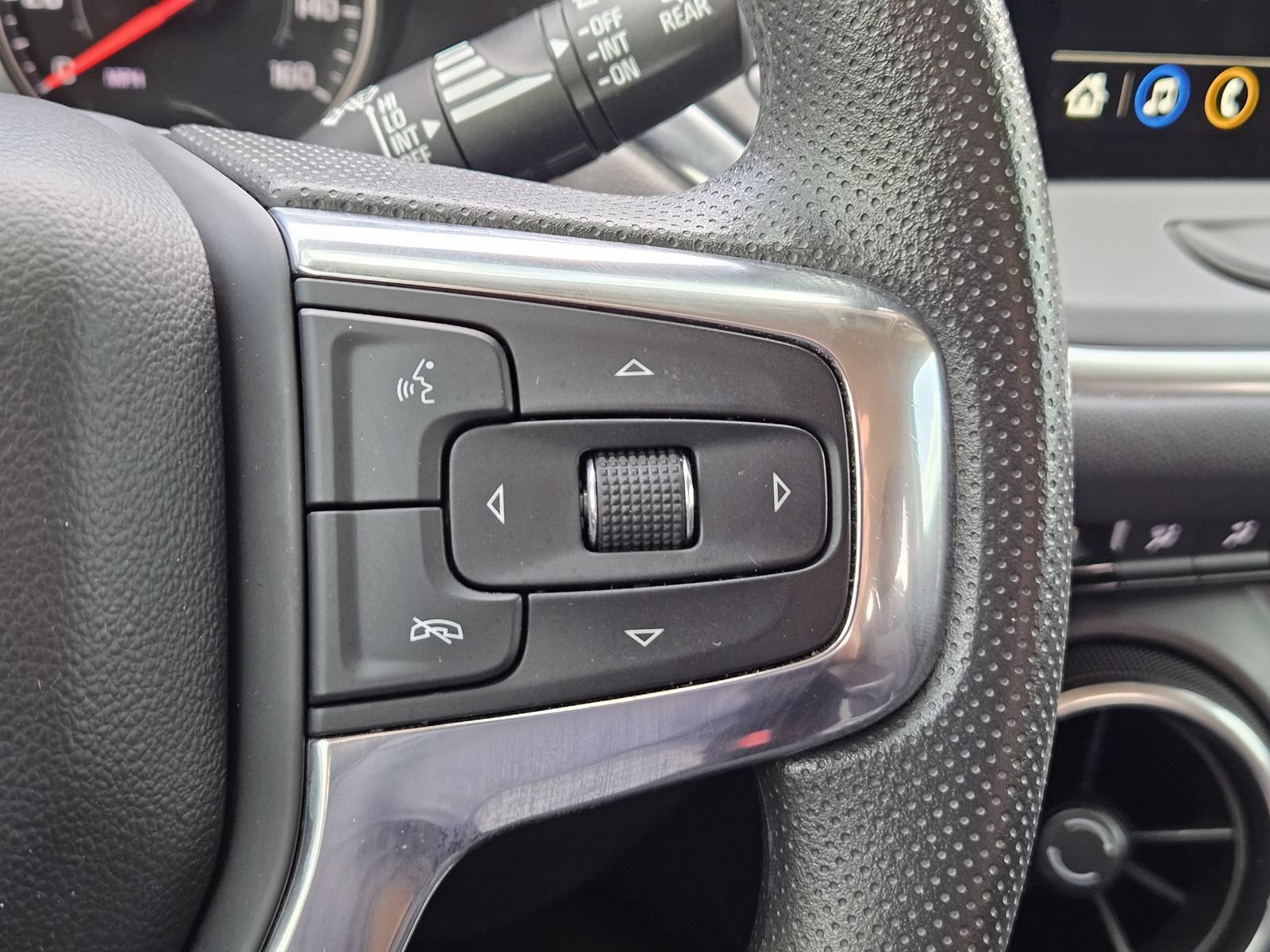 Used 2023 Chevrolet Blazer LT w/ Midnight/Sport Edition FWD image 25