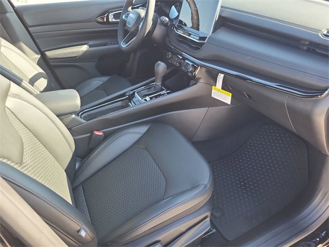 New 2026 Jeep Compass Latitude image 24