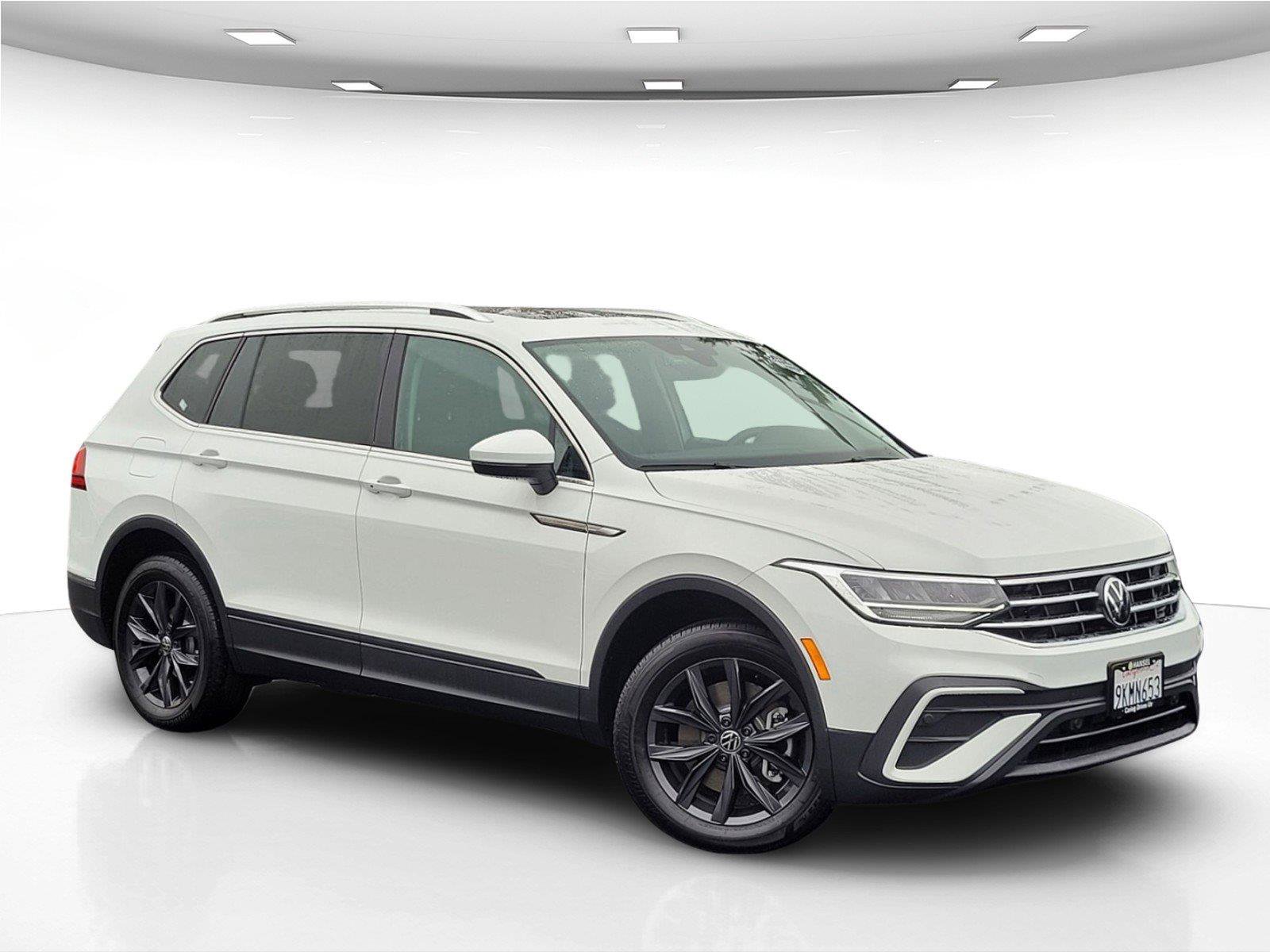 Certified 2024 Volkswagen Tiguan SE AWD/4WD image 2