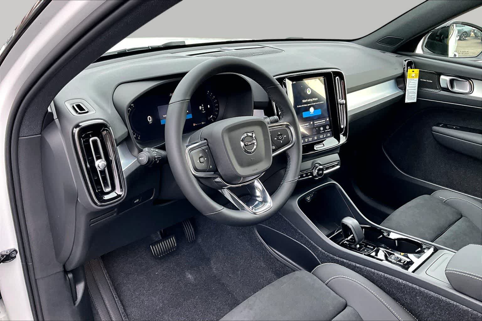 New 2026 Volvo XC40 B5 Ultra w/ Protection Package Premier AWD/4WD image 9