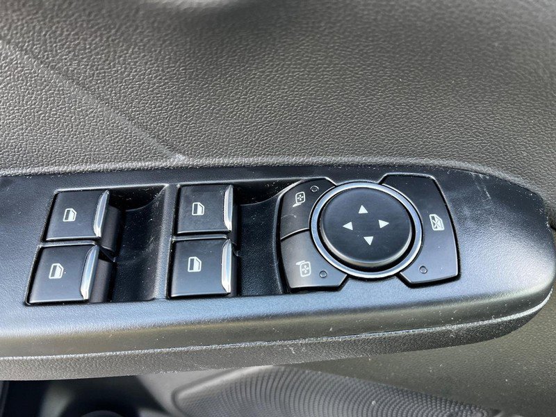 New 2025 Ford Escape SE image 8