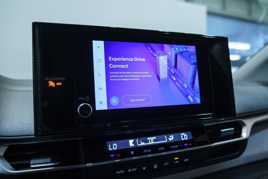 Certified 2026 Toyota Sienna LE FWD image 24