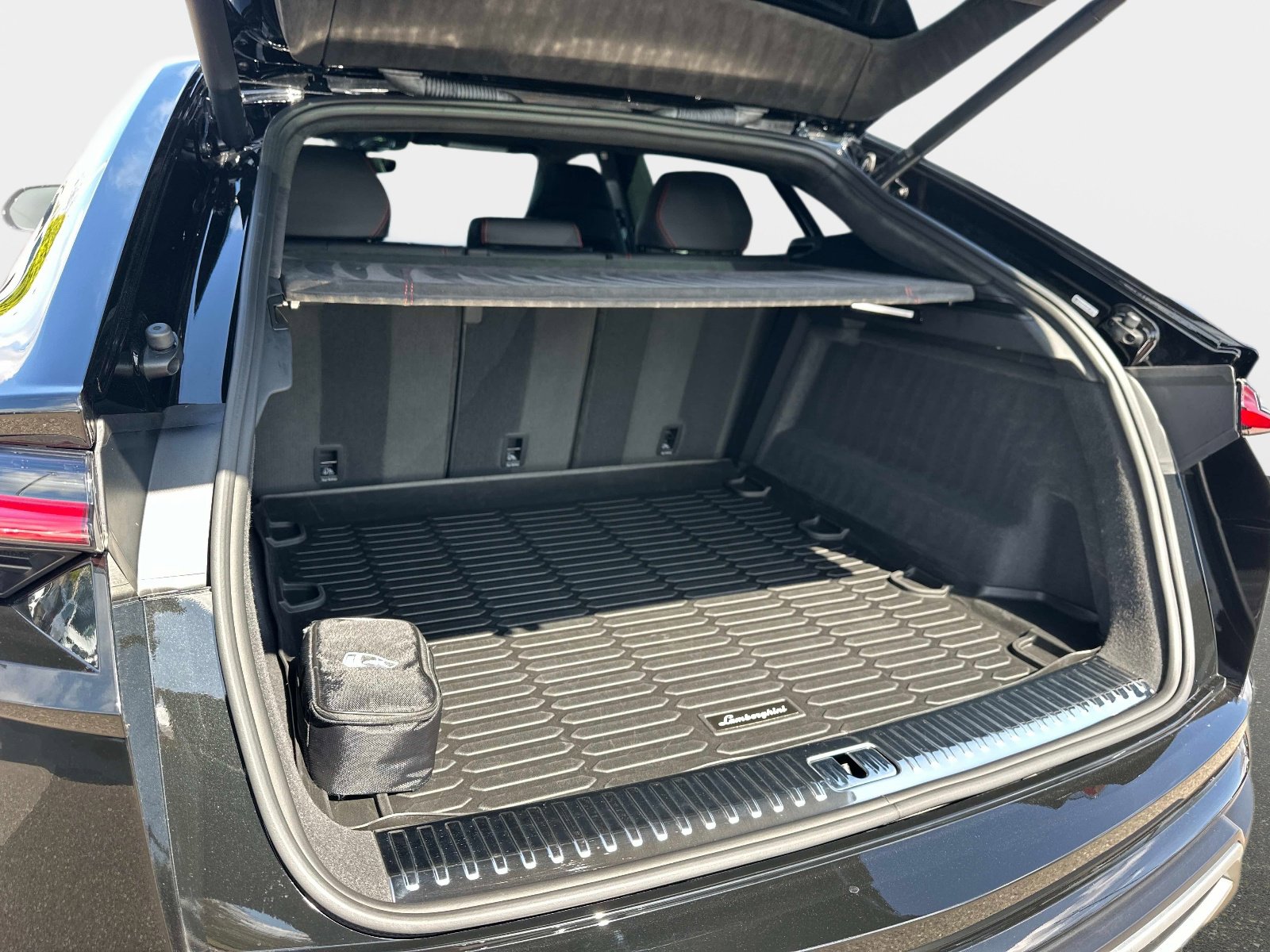 Used 2022 Lamborghini Urus image 10