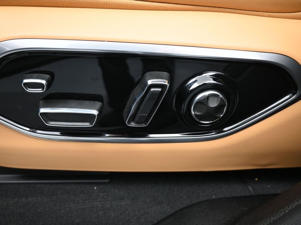 Used 2025 Jeep Grand Cherokee Summit w/ Obsidian Package image 31