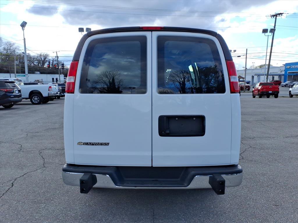 Used 2024 Chevrolet Express 2500 w/ Driver Convenience Package image 5