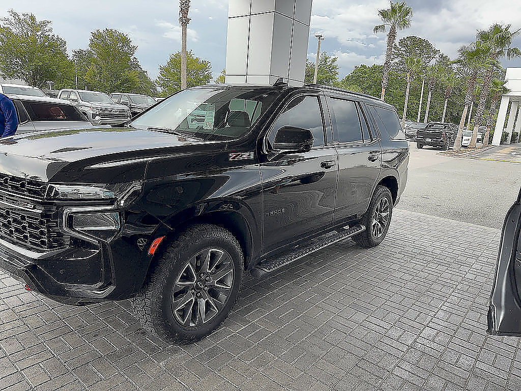 Certified 2023 Chevrolet Tahoe Z71 w/ Luxury Package AWD/4WD image 30