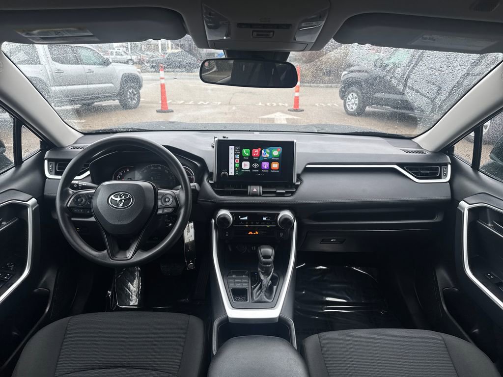 Used 2024 Toyota RAV4 LE image 10