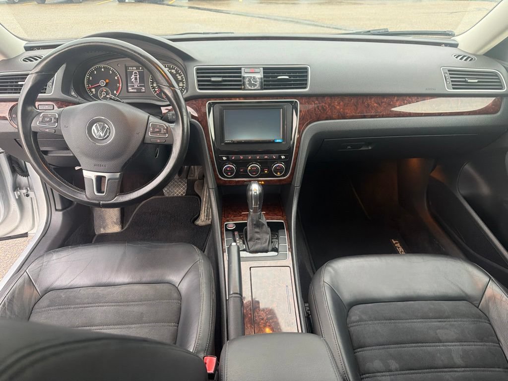Used 2012 Volkswagen Passat 2.5 SEL Premium FWD image 22