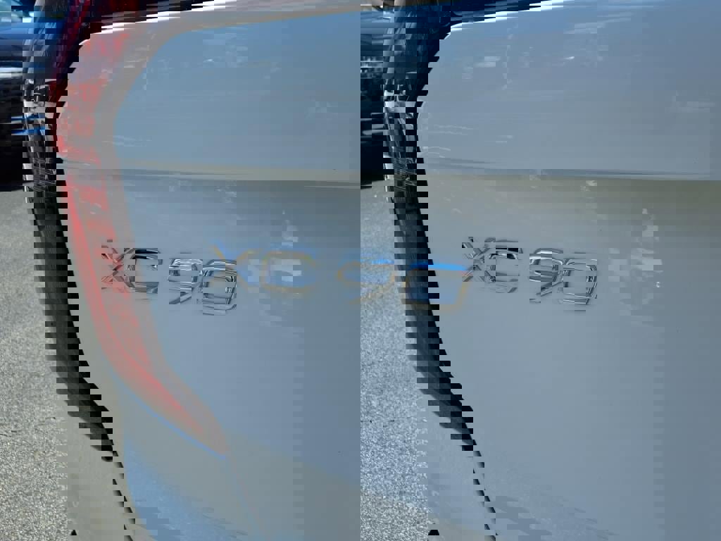 New 2025 Volvo XC90 T8 Plus w/ Protection Package Premier image 5