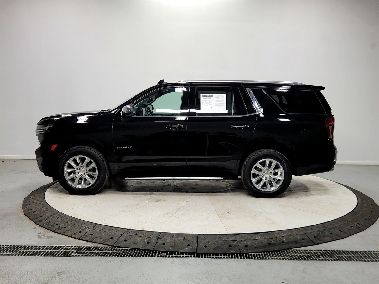 Used 2024 Chevrolet Tahoe Premier image 4